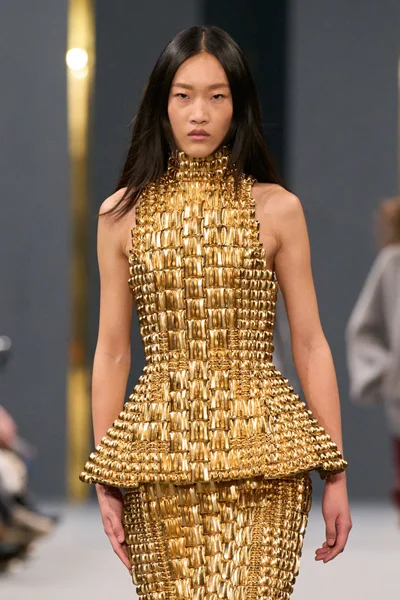 Look 30